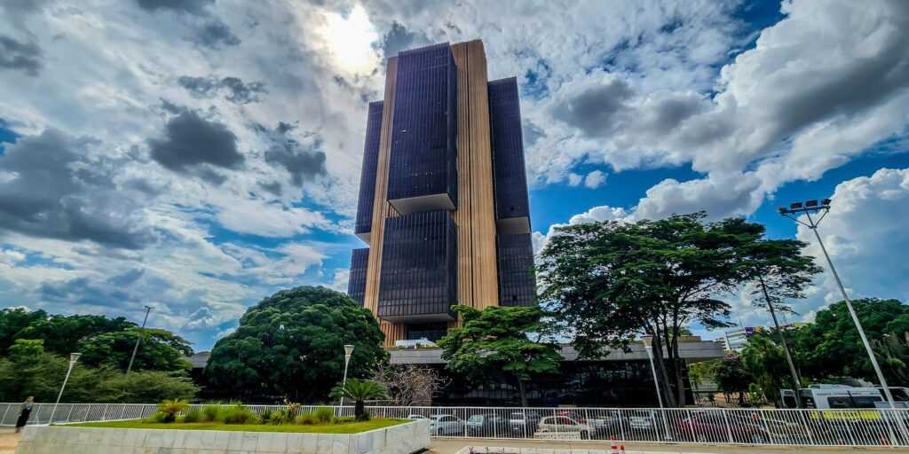 bc-reduz-juros-basicos-para-14,75%-ao-ano