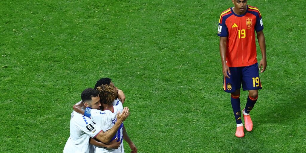 cabo-verde-segura-espanha-e-estreia-em-copas-com-empate-historico