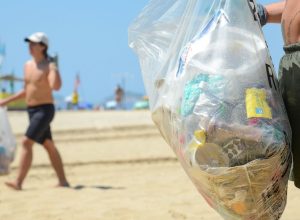 praia-do-rio-vermelho-recebe-mutirao-de-limpeza-no-domingo