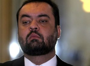 pf-afirma-que-castro-recebeu-adega,-mansao-e-caviar-para-ajudar-refit